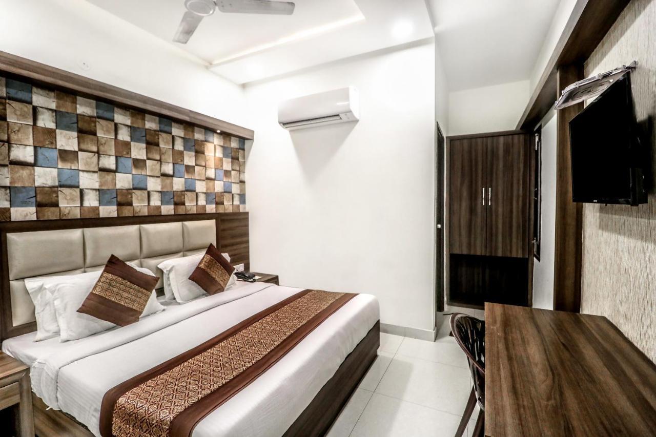 Hotel Kings Amritsar Esterno foto